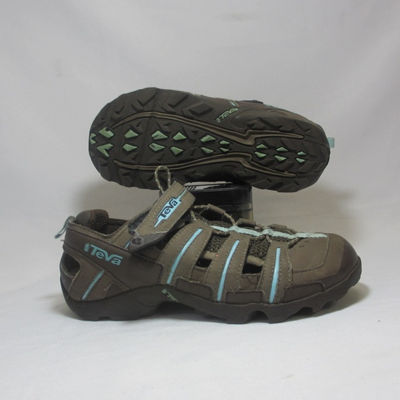 teva closed toe shoes